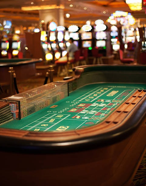spinbet99 customer support team assisting Bandar Poker players by chat